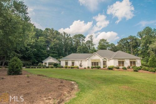 3869 Governors Cir, Loganville, GA 30052-2945