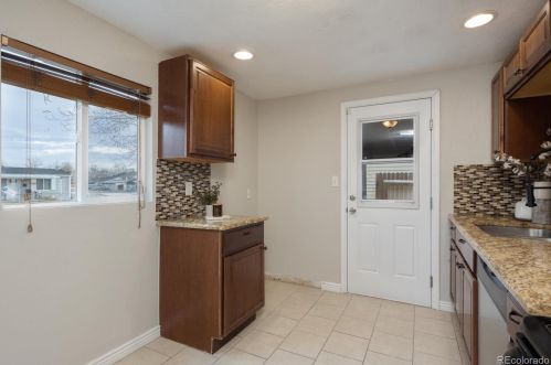 1084 Cleveland Pl, Denver CO  80601-2241 exterior