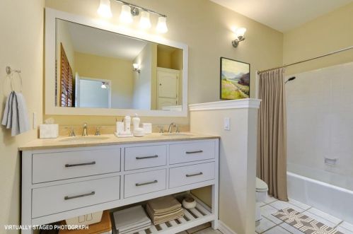 208 Ashworth Dr, Austin TX  78746 exterior