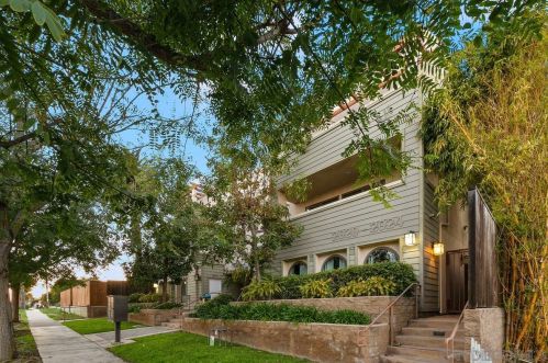 2022 Hornblend St, San Diego, CA 92109-4638