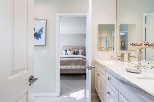 57 Arborside, Irvine CA  92603-0111 exterior