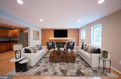 6539 Renwood Ln, Annandale, VA 22003-2040