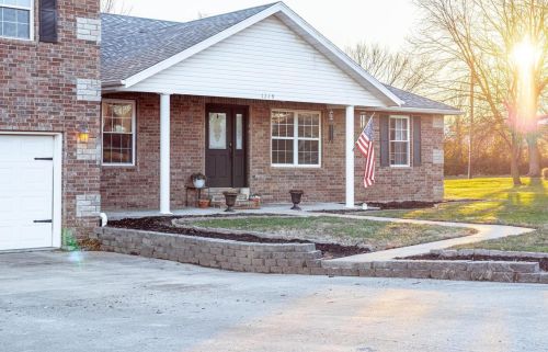 1229 Quail Valley Cir, Lebanon, MO 65536-4458
