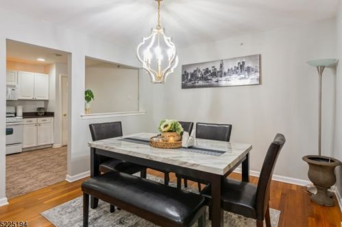 121 Forest Dr, Piscataway NJ  08854-2273 exterior