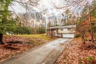 62 Blanford Pl, Manchester, NH 03110-4611