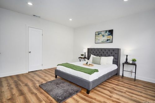 109 Wright St, Santa Ana CA 92701-4342 exterior