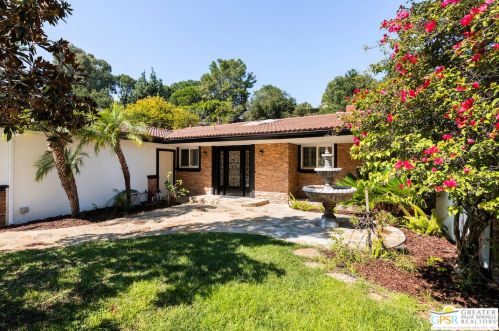 3713 Royal Woods Dr, Van Nuys, CA 91403-4217