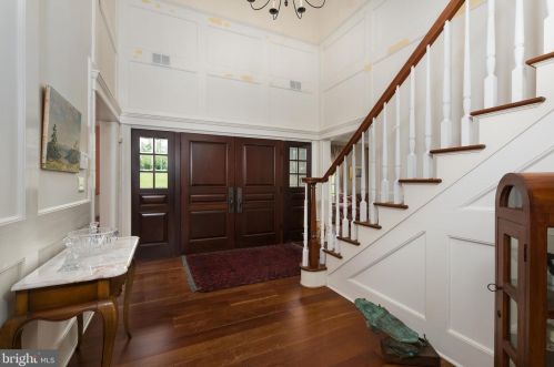 80 Mapleton Rd, Princeton NJ  08540-9668 exterior