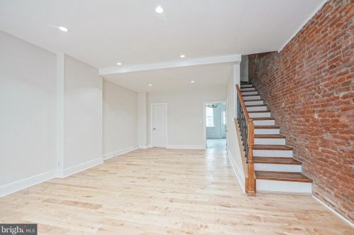 1707 3rd St, Philadelphia, PA 19122-3004