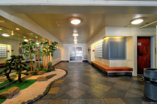 2029 Nuuanu Ave, Honolulu HI  96817-2515 exterior