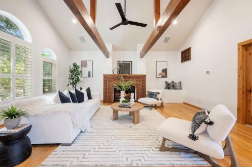 13585 Sycamore Dr, Morgan Hill, CA 95037-9175
