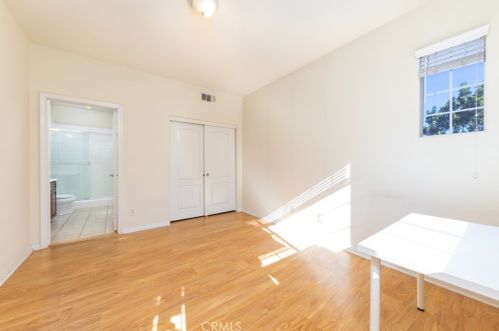 37 Secret Gdn, Irvine CA  92620-4804 exterior