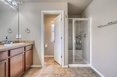 26840 Roxbury Pl, Denver CO  80016-7527 exterior