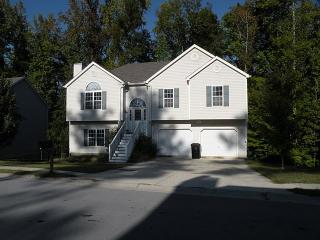 5747 Newnan Cir, Austell, GA 30106-3197