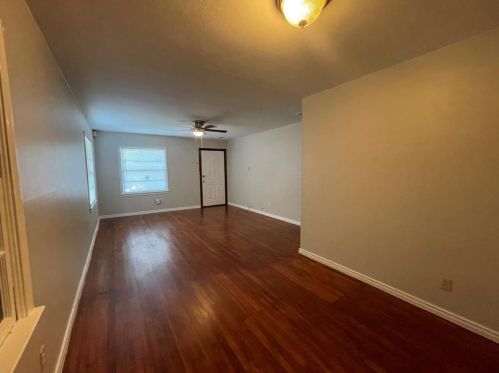 3205 Elva Ave, Dallas TX  75227-5712 exterior