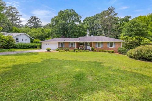 1995 Lake Sorrento Dr, Conyers, GA 30012-2738