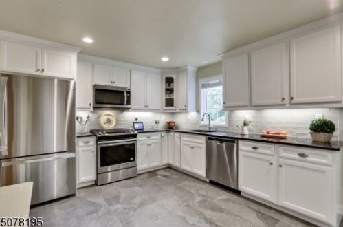 4 Robert Dr, Chatham Township, NJ 07928-1608
