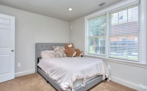 5065 Highland Lake Dr, Atlanta GA  30349-3924 exterior