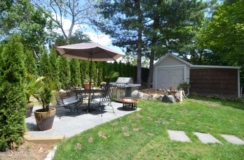 49 Le Grande Ave, Greenwich CT  06830-6734 exterior