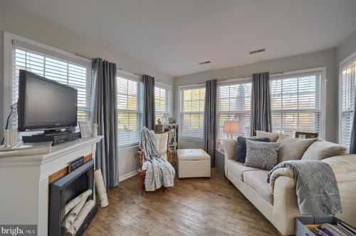 12 Mill Pond Dr, Lancaster PA  17603-7411 exterior