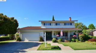 4872 Canary Dr, Pleasanton, CA 94566-5304