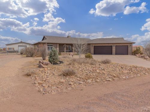 981 Montebello Dr, Pueblo, CO 81007-3198