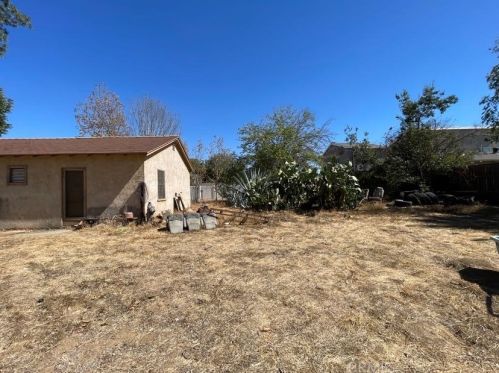 3640 Columbia Ave, Riverside CA  92501-1605 exterior