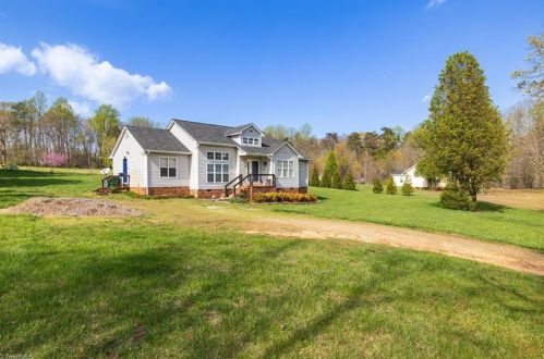 185 Deer Stand Dr, Ellisboro, NC 27025-8095