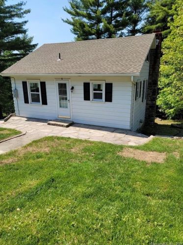 6 Lakeview Ave, Ellington, CT 06029-3040