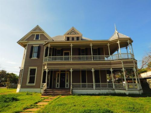 256 Fannin St, Halsted, TX 78945-1912
