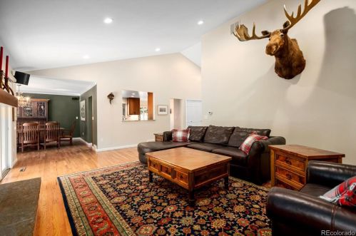 6068 Clinton Ct, Englewood CO 80111-5217 exterior