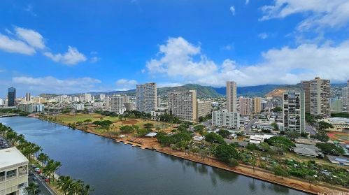 2121 Ala Wai Blvd, Honolulu HI  96815-2268 exterior