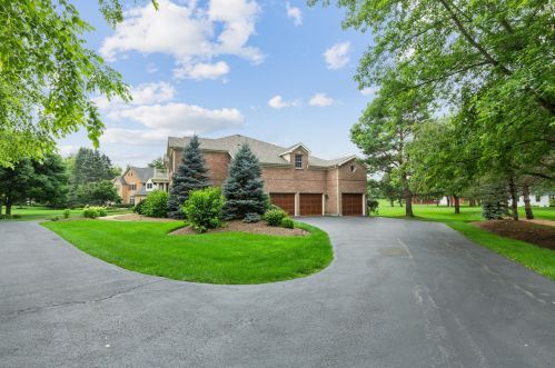 2803 Federal Ct, Bull Valley, IL 60012-1051