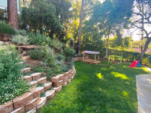 1431 Hillside Dr, Glendale CA  91208-2416 exterior