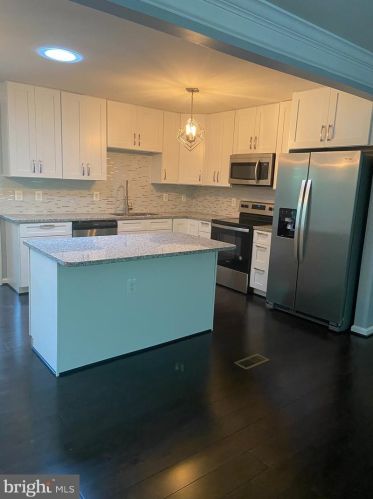 3 Summey St, Fredericksburg, VA 22406-4208
