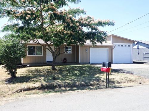 209 Miller St, Sutherlin OR  97479-9019 exterior