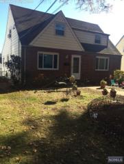 667 Grant Ter, Teaneck, NJ 07666-6522