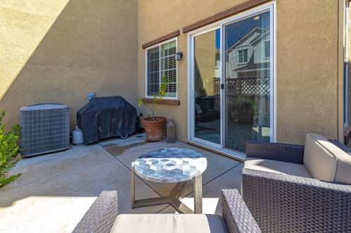 364 Applegate Dr, Valley Home CA  95361-8285 exterior