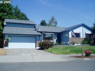 380 Mawrcrest Dr, Damascus, OR 97080