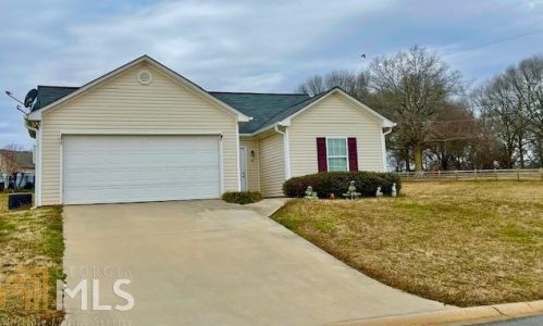 12 Crest View Cir, Carnesville, GA 30521-3262