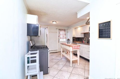 68 Washington Ave, Torrington CT  06790-5166 exterior