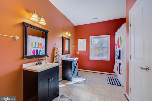 4933 Aspen St, Shady Side MD  20764-9667 exterior