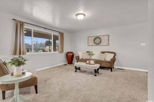 928 Zobell Dr, Orem, UT 84097-5704