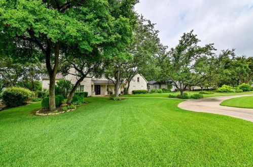 9201 Bell Mountain Dr, Austin TX  78730-2706 exterior