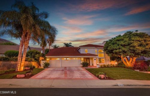 5816 Middle Crest Dr, Calabasas, CA 91301-4605