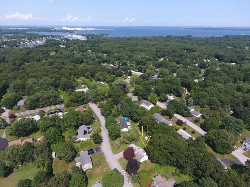 44 Cydot Dr, North Kingstown, RI 02852-5616