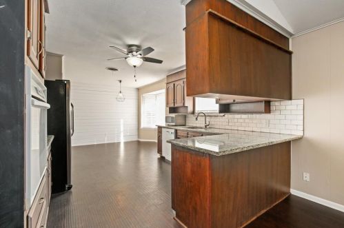 5625 Woodway Dr, Fort Worth TX  76133-2959 exterior