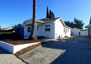 1332 73rd St, Los Angeles, CA 90044-2438