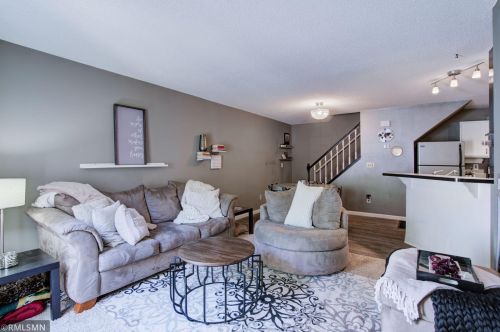 1972 Glenfield Ct, Saint Paul, MN 55122-2156