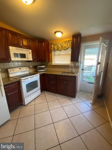 3112 Belgrade St, Philadelphia PA 19134-5030 exterior